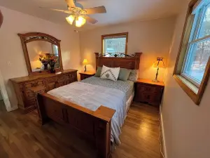 Spacious Beach Cabin w/ Lake Access 4BR