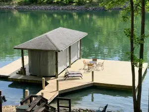 Smith Mountain Lake Lakefront 4Br with Private Dock, Kayaks & Game Room