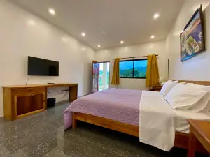 Strutz Art Garden Resort