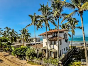 Casa Baronesa Waterfront Villa