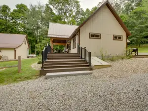 Family-Friendly Indiana Cabin w/ Hot Tub & Decks