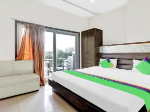 Itsy Hotels Anjali Mahal 500, Mtrs from Mathura Railway Station