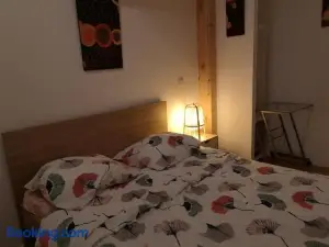 Maison 2 Chambres, Cosy, Proche Métro