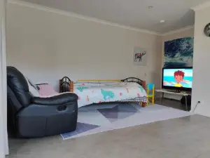Breeza Haven - Your Home Away from Home