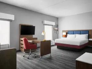 แฮมป์ตัน อินน์แอนด์สวีทส์ ชาร์ล็อต สตีลครีก