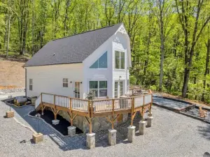 The Vineyard Cottage * Mountain Views