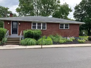 Thoughtfully decorated 3 bedroom Home in Historic Harmony