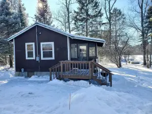 Pets & kid Friendly ,direct access to ATV& snow trails, private dock