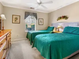 Spacious Villa with Clubhouse Access and Beach Gear - Charming Oasis