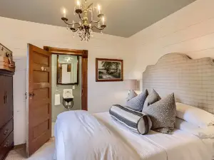 A-Lodge Lyons