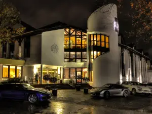 Nells Park Hotel
