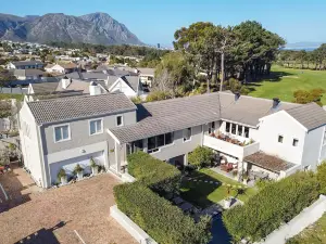 Hermanus Lodge on the Green - Solar Power