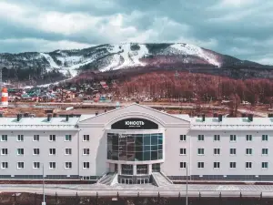 Yunost Hotel