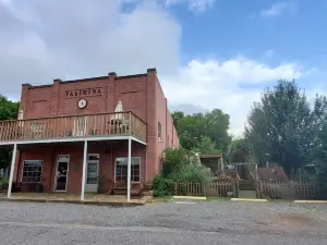 Hootie Creek Guest House