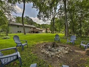 Lake Nagawicka Home - 2 Blocks to Boat Launch