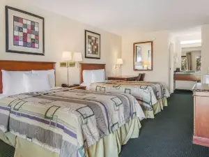 Rodeway Inn & Suites