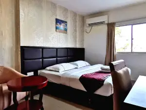 Hotel Holiday Karimun
