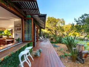Luxico Moonah Retreat - Beachfront