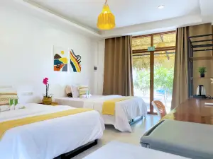 Palm Thatch-Windmill Villa