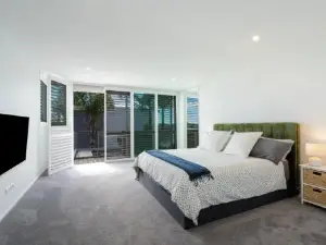Luxury Beachside Retreat