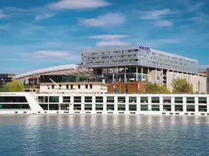Novotel Lyon Centre-Confluence Bord de Saone