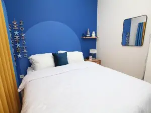 Casa Indigo - KBP with swimming pool, large kitchen and dining area, near Whoosh Station