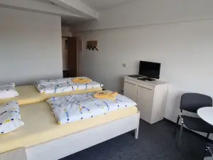 起飛旅館