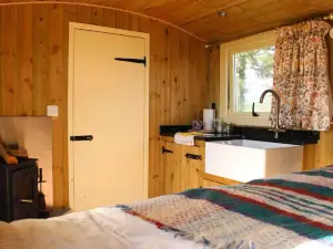 The Shearer's Hut, a Cosy Shepherds Hut