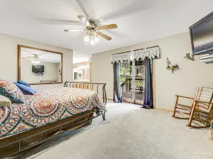 Rustic Black Hills home in secluded location w/sauna, fireplace, private hot tub