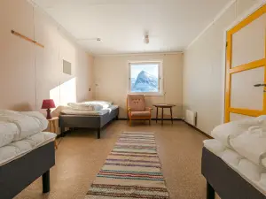Lydersen Rorbuer Hostel & Apartments