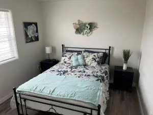 Beautiful new 2 bed 2 bath apartment minutes away from the beautiful Snake River