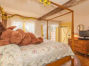 Inn at Buck Hollow Farm