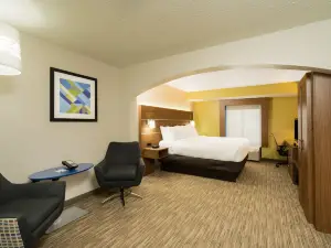 Holiday Inn Express & Suites Louisville East