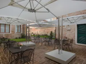 เอ็นเอช เวเนเซีย ซานตาลูเซีย