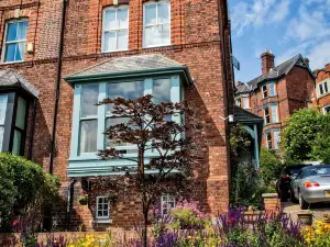 The Poplars Boutique BB