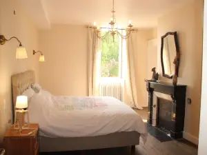 Elegant Family Home in Bouix