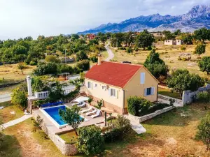Stunning Villa in Zaton Obrovacki With Swimming Pool