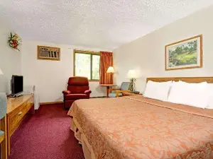 ซุปเปอร์ 8 บายวินด์แฮม ชาสกา