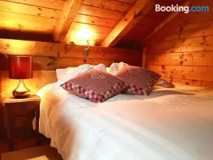 Cozy Chalet in Bousseviller Lotharingen with Private Sauna