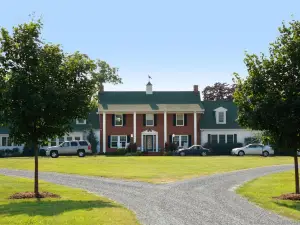 Inn at Huntingfield Creek