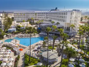 萊昂納多廣場塞浦路斯馬里斯海灘水療飯店