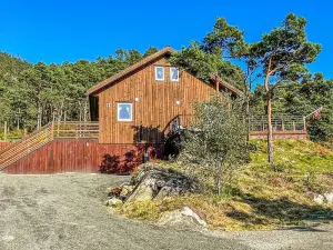 Cozy Home in Nedstrand with Wifi
