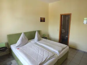 Rezas Restaurant Gästehaus