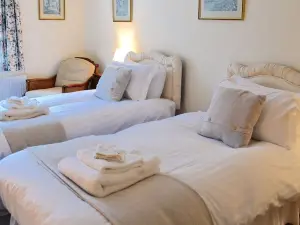 Newburgh House Bed & Breakfast