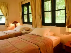 Baan Korbsuk Teak Cabin 1-2