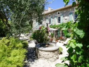 Semi-Detached Provencal Farm with Swimming Pool