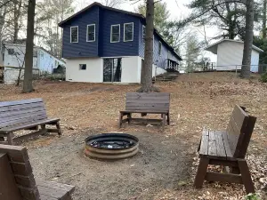Silver Lake Cottage. 1 Mile from Sand Dunes. Quiet Street. Sleeps 12-14.