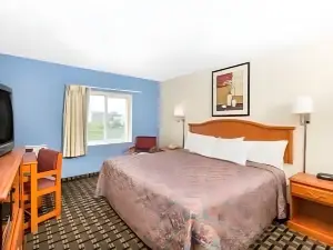 Days Inn by Wyndham Effingham