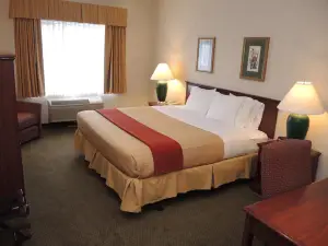 Evergreen Inn & Suites