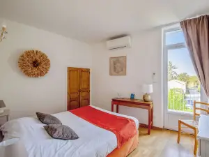 Logis Hôtel la Bastide des Monges